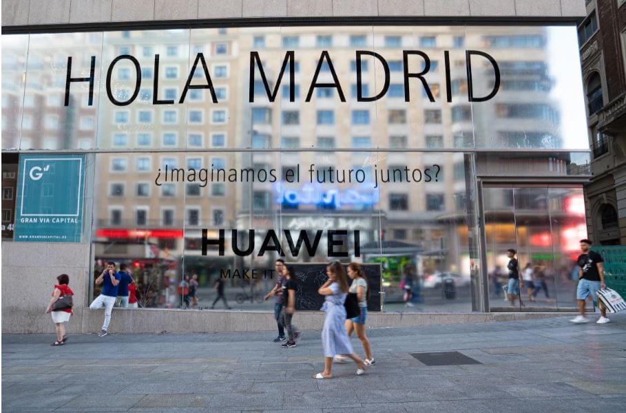 Beca techo cayó Huawei abre una nueva tienda en el centro comercial Intu Madrid Xanadú -  Brainsre news España