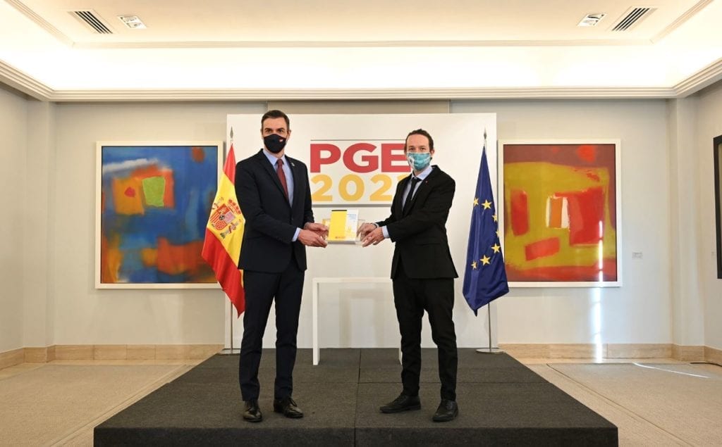 Pedro Sanchez y Pablo Iglesias presentacion PGE fuente Moncloa 1024x635 1