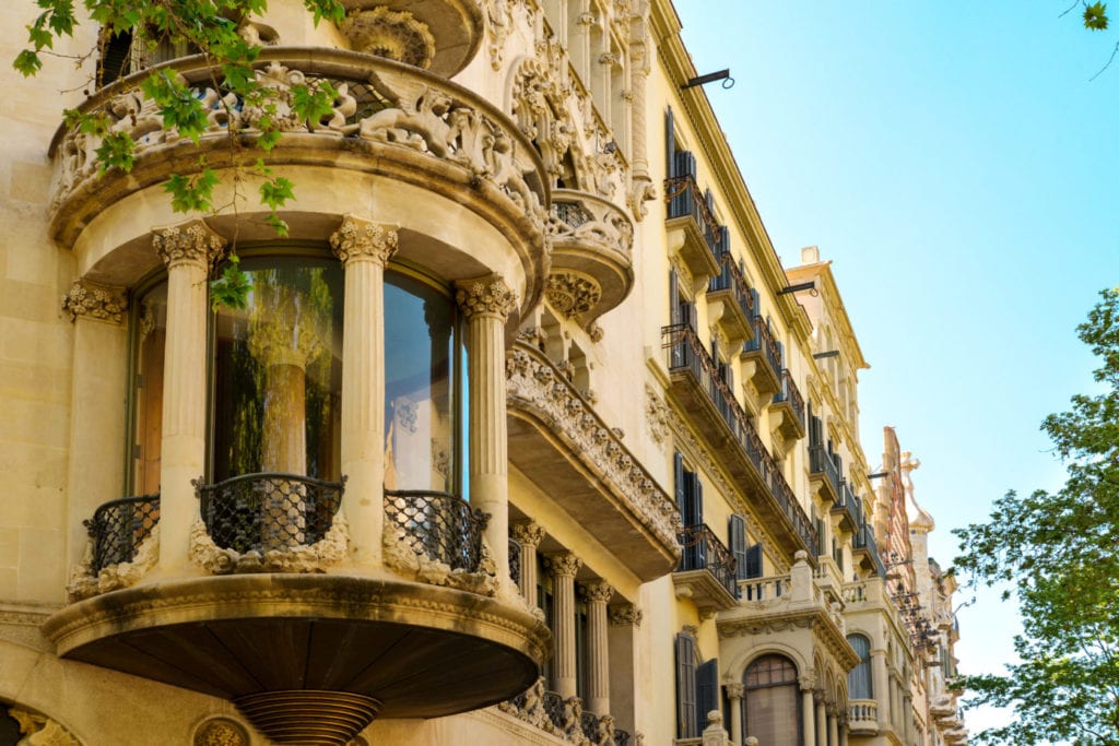 edificios Barcelona arquitectura paseo de gracia fuente shutterstock