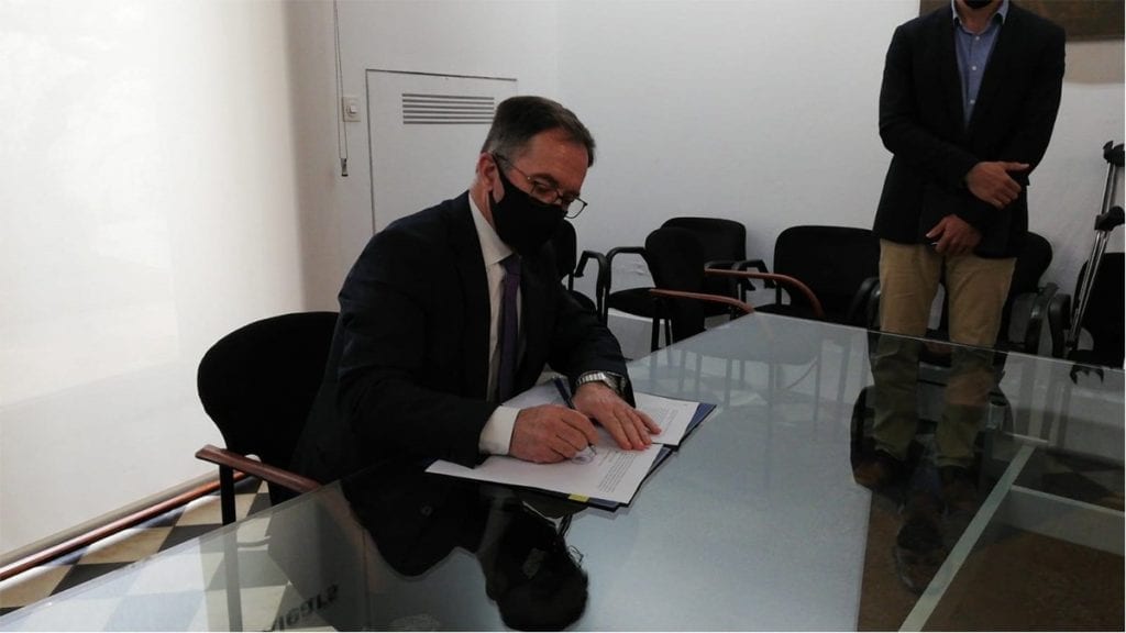 Josep Marti firma el acuerdo 1024x576 1