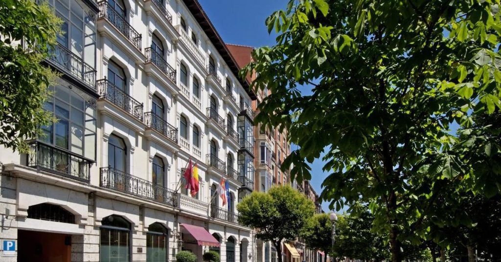 Parrado compra dos hoteles en Valladolid a Värde