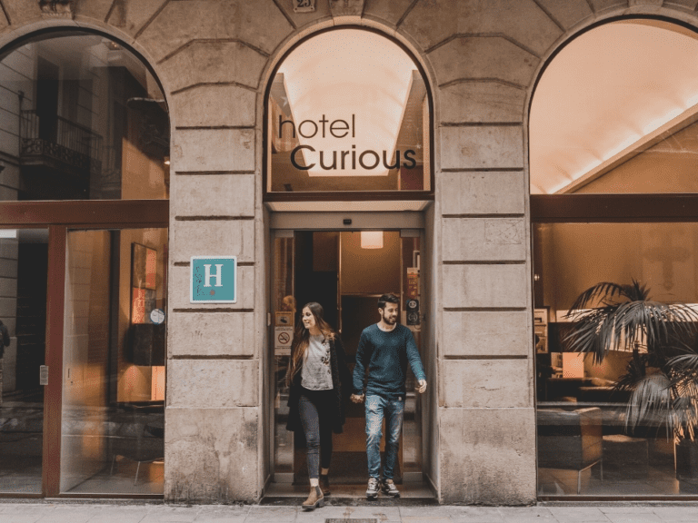El hotel Curious de Barcelona, vendido a Albert Costafreda por 6 millones
