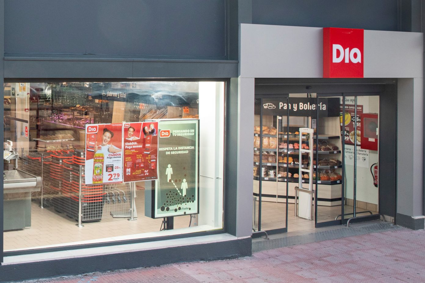 Acuerdo entre DIA y Alcampo - Venta de 235 supermercados