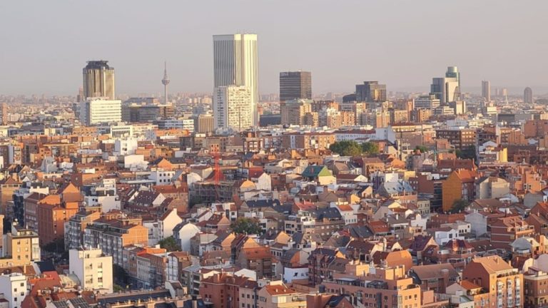 Arrienda compra cinco viviendas para alquiler en Madrid por más de 2,6 millones