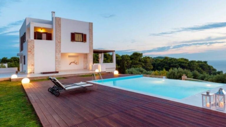 The sale of luxury homes in Spain soars by 55% and their price increases by 13%.