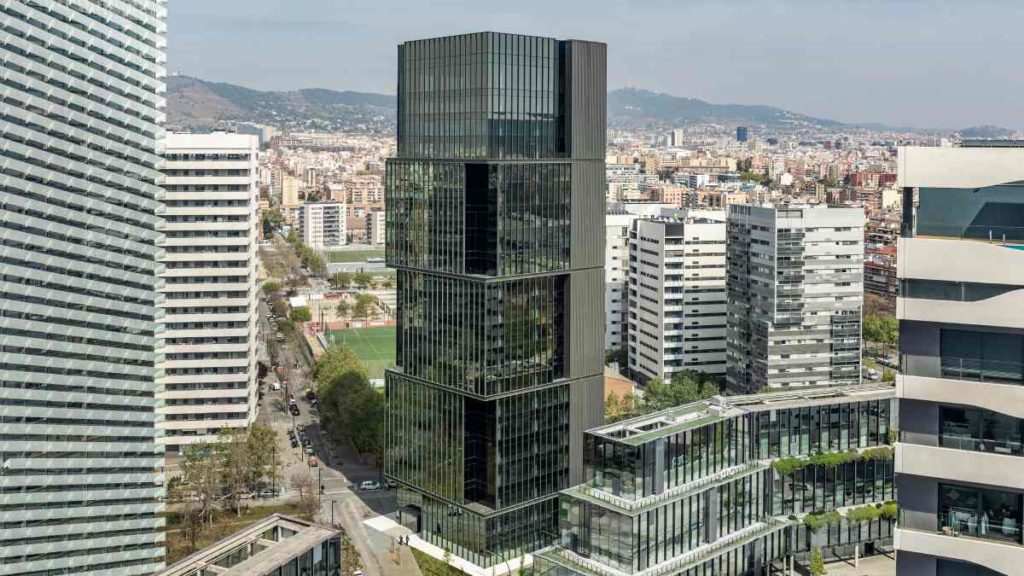 Finaliza la construcción de una torre de oficinas de 21.000 m2 en L'Hospitalet de Llobregat