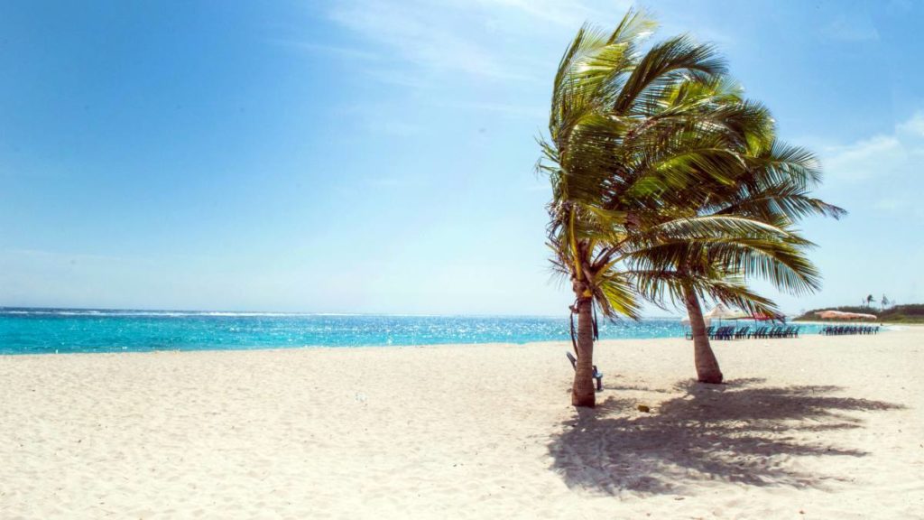 Estas son las zonas de playa más buscadas de España para comprar o alquilar una vivienda