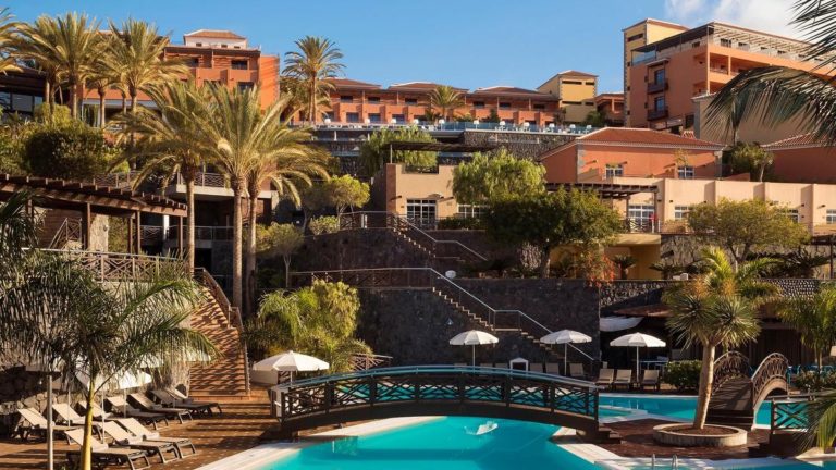 El hotel Meliá Jardines del Teide reabre tras invertir 8,5 millones en su renovación
