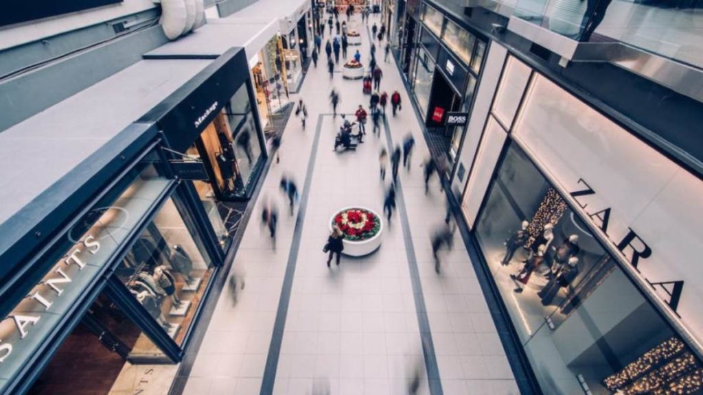 Las ventas en los centros comerciales aumentaron un 8% en 2023