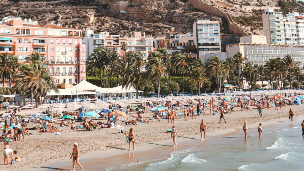 Los municipios costeros de Alicante con precios más baratos para comprar una vivienda