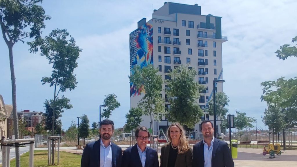 Nuveen Real Estate y Kronos Real Estate Group inauguran su 'built to rent' en Valencia con el 100% de las viviendas alquiladas