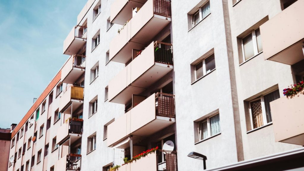 Problema de vivienda en España: expertos señalan falta de oferta y legislación inadecuada 