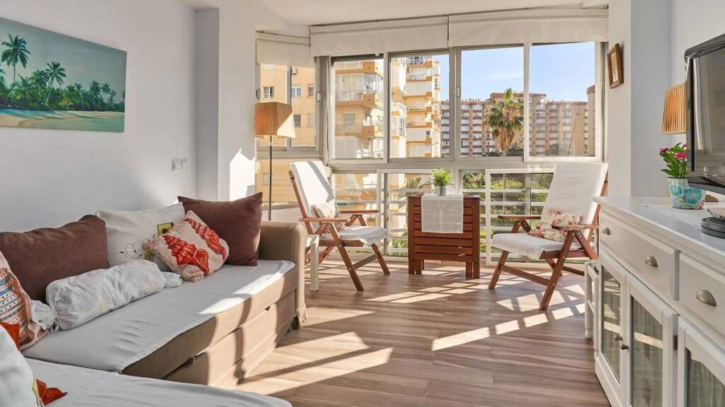 Las pernoctaciones en apartamentos turísticos crecen un 1,1% interanual en marzo