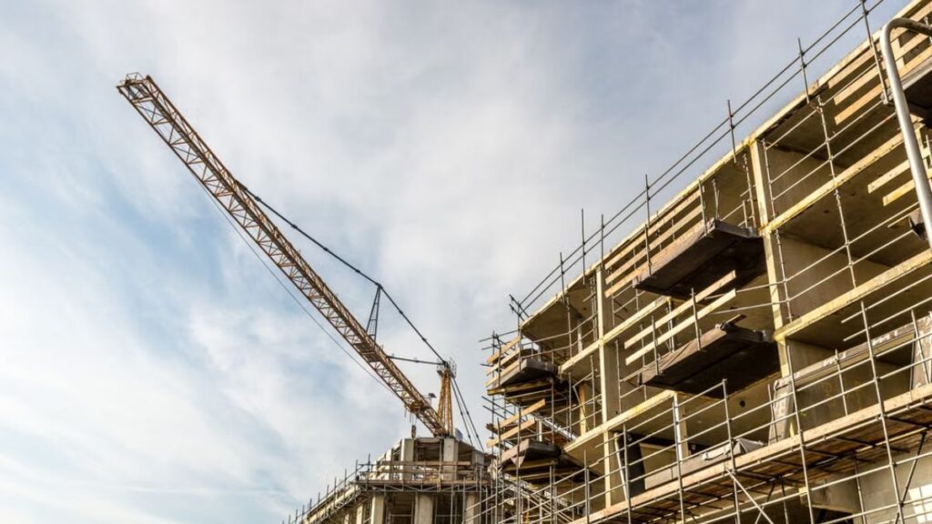 España aprueba la norma UNE 41610:2026, la primera norma oficial para la construcción industrializada de edificios