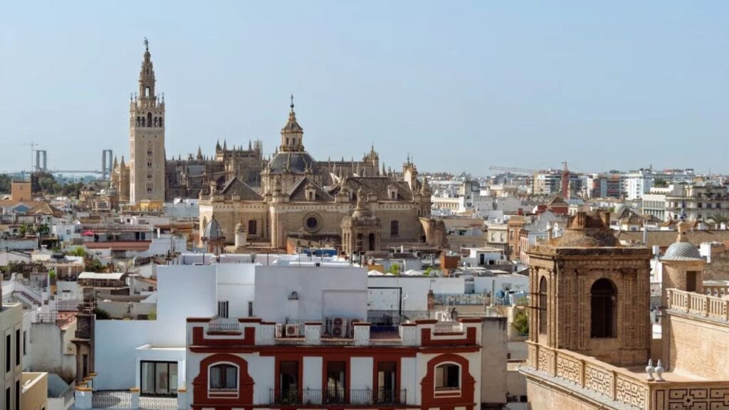 El precio de la vivienda en Sevilla modera su subida: 2.910 euros el metro cuadrado