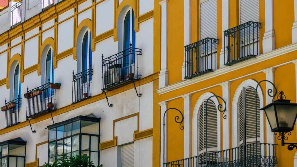 Los pisos de tres dormitorios concentran casi cuatro de cada diez búsquedas de vivienda en España