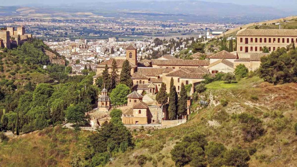 Los planes del Arzobispado de Granada en la Abadía del Sacromonte: un hotel y un parking con 115 plazas