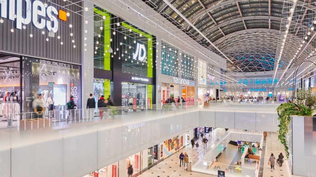 El centro comercial más grande de Cataluña, Diagonal Mar, a la venta