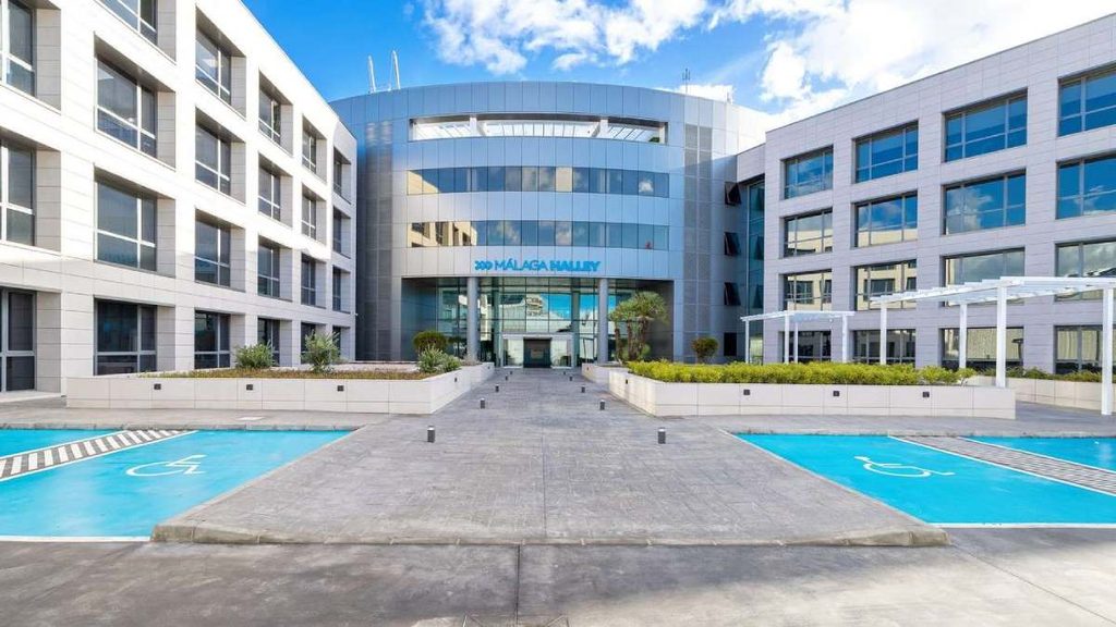 Aliseda vende a New Winds Group el edificio de oficinas Málaga Halley 4 La familia Reyzábal adquiere un edificio de oficinas en Málaga