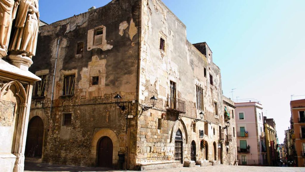 Iruña Palace compra Ca l'Ardiaca (Tarragona) por 2,4 millones para impulsar un nuevo hotel 4 Iruña Palace compra Ca l'Ardiaca (Tarragona) por 2,4 millones para impulsar un nuevo hotel