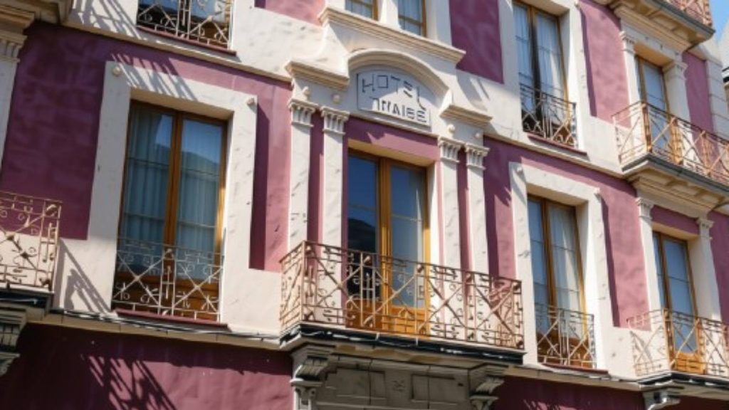 AHS compra el histórico Gran Hotel Tixaire de Puigcerdà (Girona) para crear 14 viviendas