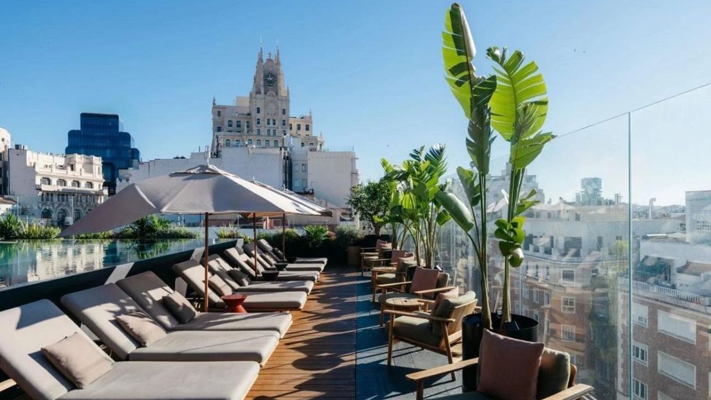 El hotel del futuro ya no se compra: se reposiciona